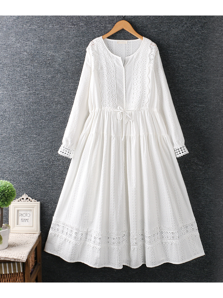 YAZLIK BEYAZ FİSTO DETAYLI UZUN KOLLU ELBİSE