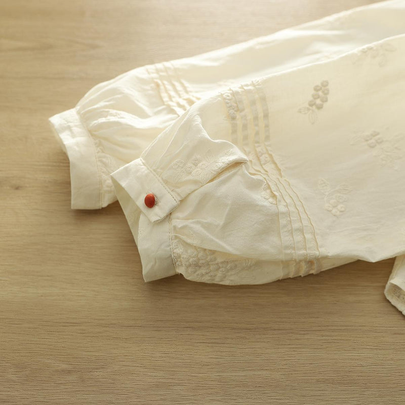 BEYAZ DÜĞME DETAYLI PAMUK GÖMLEK